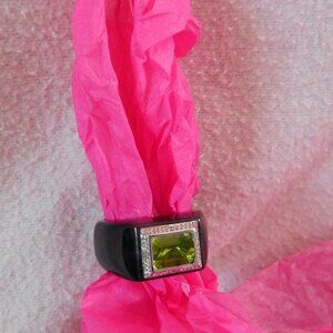 Ladies 14K Black Metal Ring with Peridot Stone